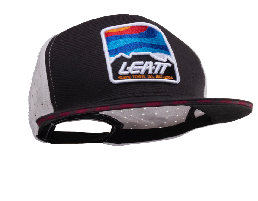 כובע Leatt Tech BlkWht